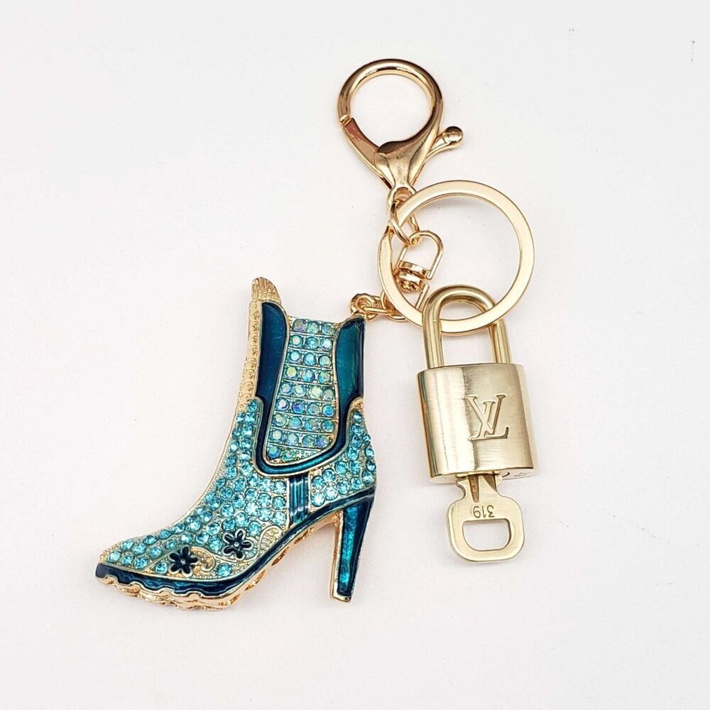 Louis Vuitton Gold Lock 🔑 Authentic LV Padlock + Unbranded Shoe Bag Charm - Picture 7 of 10